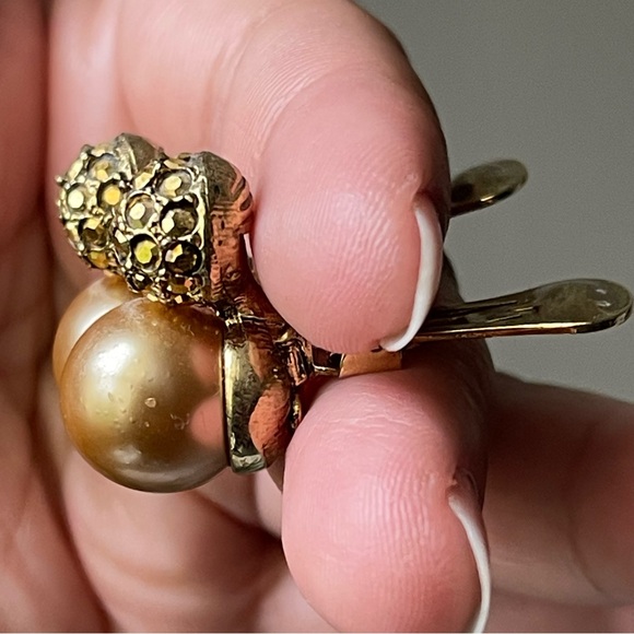 KENNETH JAY LANE | Vintage | Champagne Gold Glass Pearls Pave Crystals Clip On - Picture 5 of 13